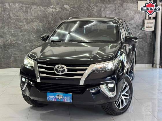 TOYOTA HILUX SW4 2.8 SRX 4X4 16V TURBO INTERCOOLER DIESEL 4P AUTOMÁTICO